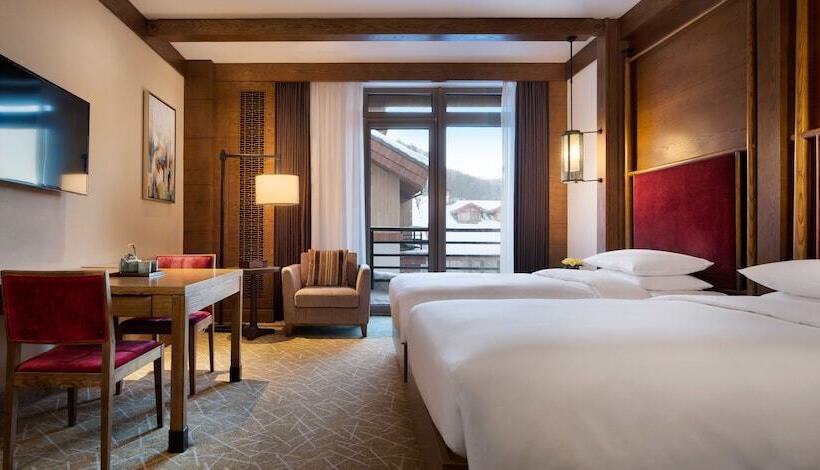 Номер Клуб, Hyatt Regency Changbaishan