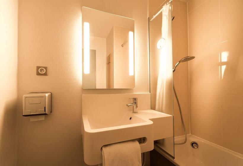 Четырехместный Номер Стандарт, B&b Hotel Alencon Nord