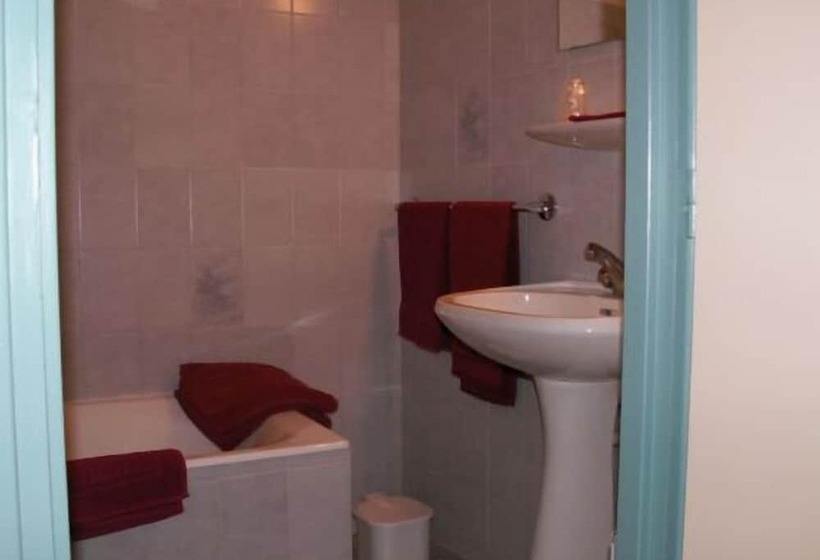 Номер Стандарт Трехместный, Hôtel Du Bourg