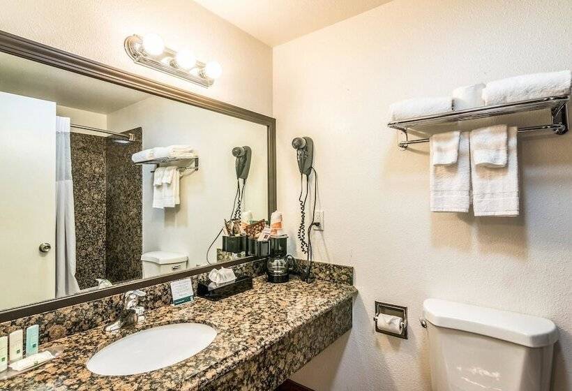 Номер Стандарт 2 Двуспальные Кровати, Quality Inn & Suites Near Downtown Bakersfield