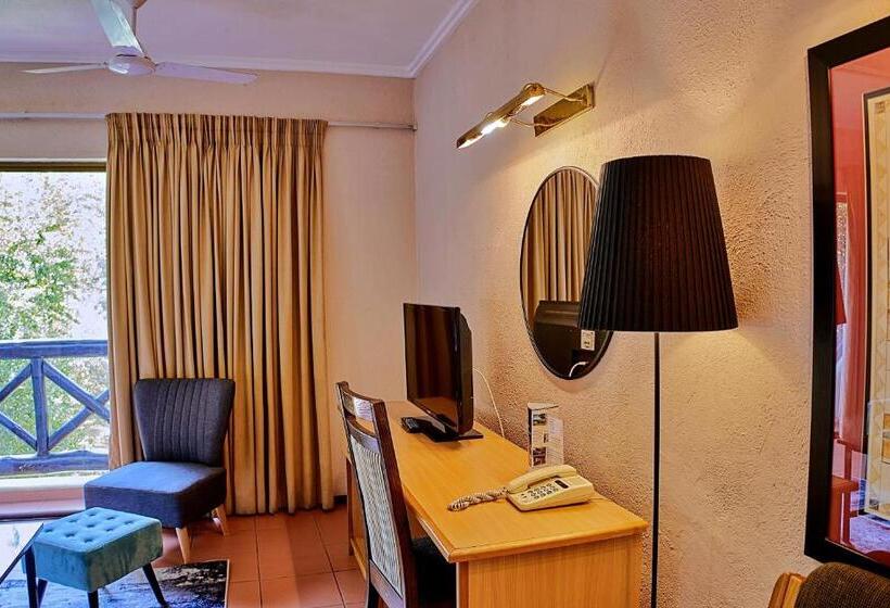 اتاق لوکس با تخت بزرگ, Sanbonani Resort Hotel And Spa