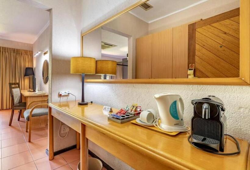 اتاق لوکس با تخت بزرگ, Sanbonani Resort Hotel And Spa