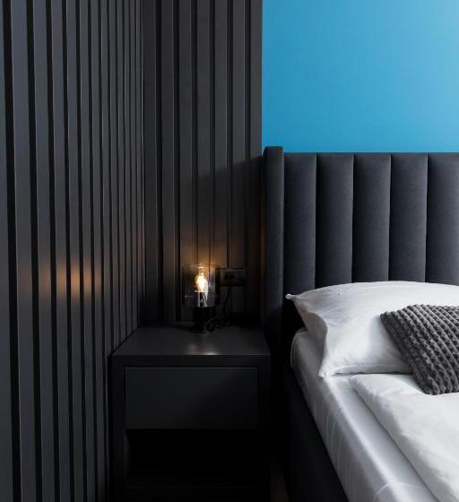 اتاق لوکس با بالکن و چشم‌انداز دریا, Boutique Suites Joyce Medulin