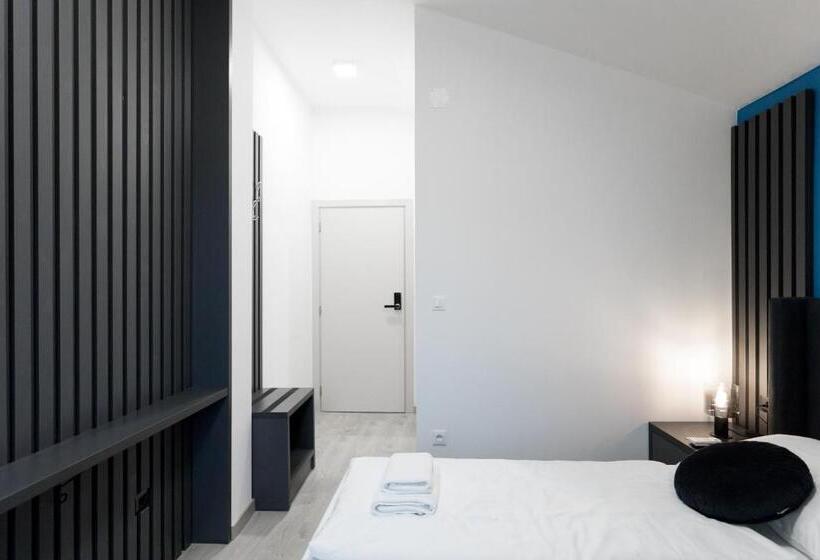 اتاق لوکس با بالکن و چشم‌انداز دریا, Boutique Suites Joyce Medulin
