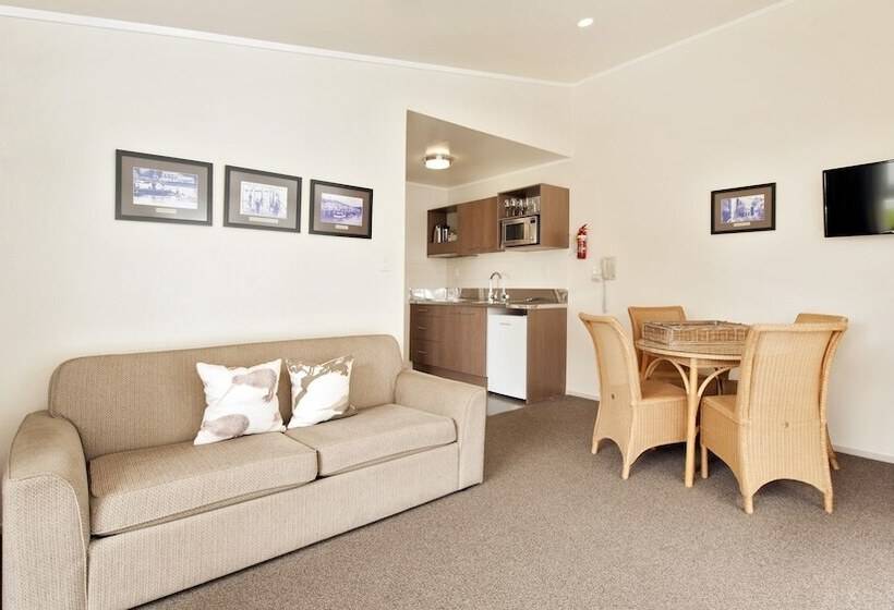 Апартаменты 2 Спальни, Hananui Lodge And Apartments