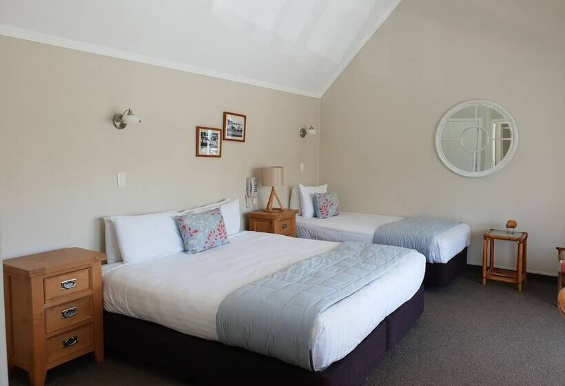 Студио Стандарт с Балконом, Hananui Lodge And Apartments
