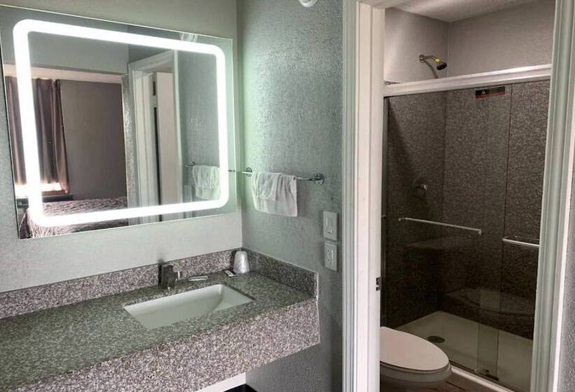 Апартаменты 1 Спальня, Comfort Stay By Oyo Texarkana East, Ar I30