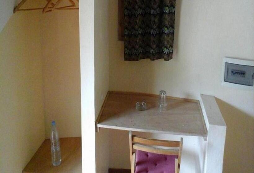 اتاق استاندارد سه نفره, Le Petit Quartier   Chez Amanthia