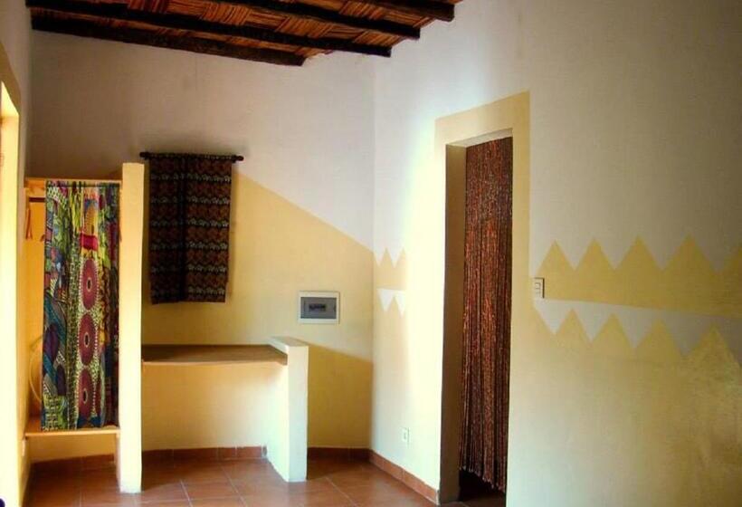 اتاق استاندارد سه نفره, Le Petit Quartier   Chez Amanthia