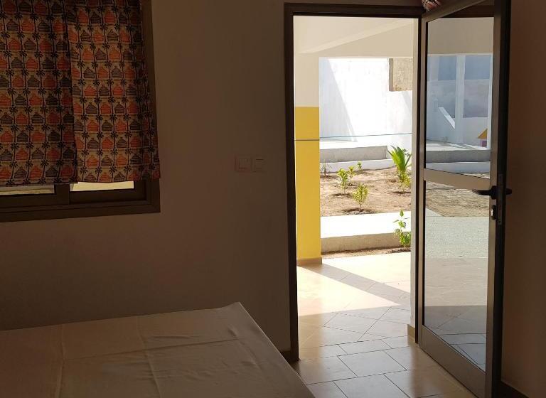 اتاق استاندارد سه نفره, Le Petit Quartier   Chez Amanthia