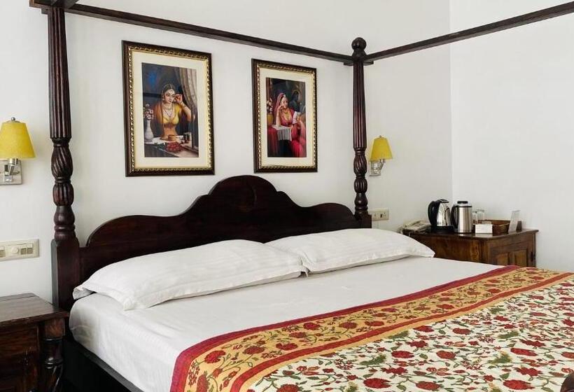 Quarto Deluxe, Kotra Haveli A Boutique Hotel By Lake Pichola