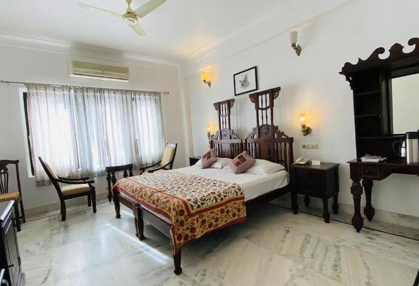 Quarto Deluxe, Kotra Haveli A Boutique Hotel By Lake Pichola