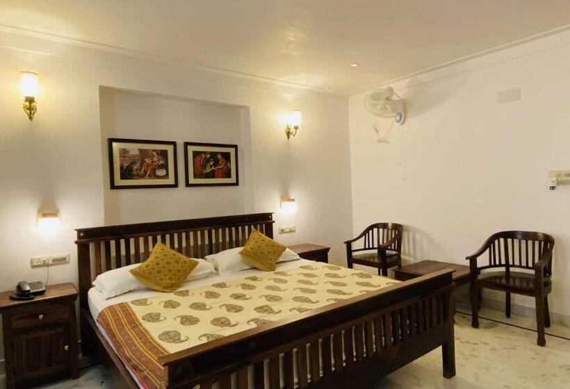 Quarto Deluxe, Kotra Haveli A Boutique Hotel By Lake Pichola