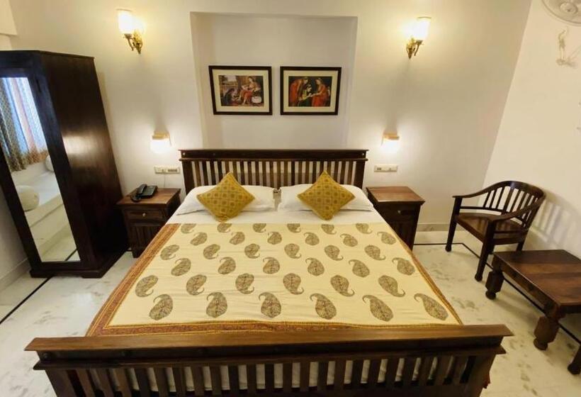 Quarto Deluxe, Kotra Haveli A Boutique Hotel By Lake Pichola