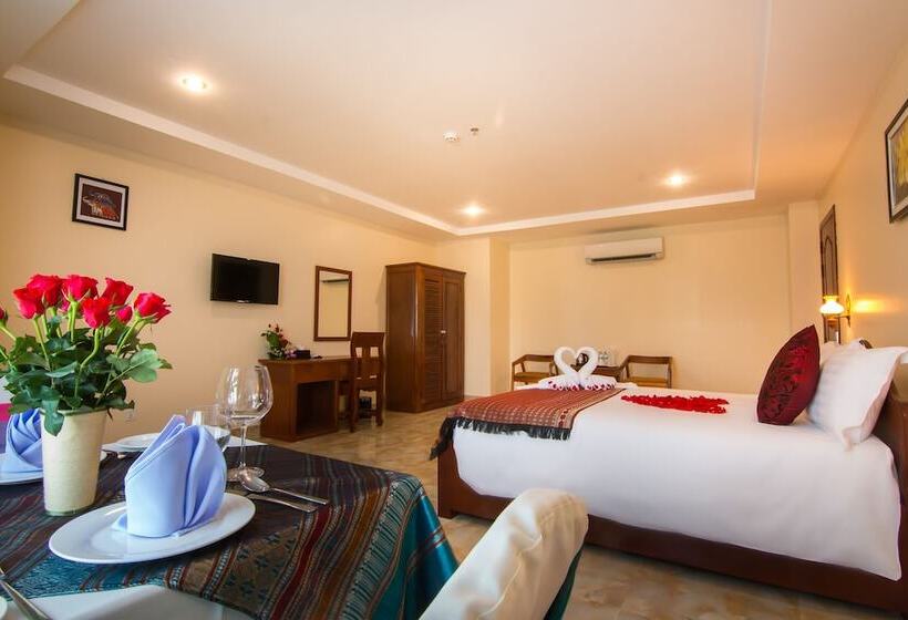 Люкс, Samnang Laor Phnom Penh