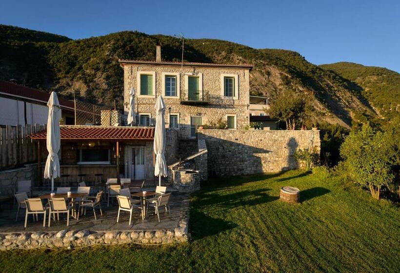 Апартаменты 1 Спальня, Gerofotis Traditional Guesthouse Est 1892   Close To Aigio, Akoli, Selianitika