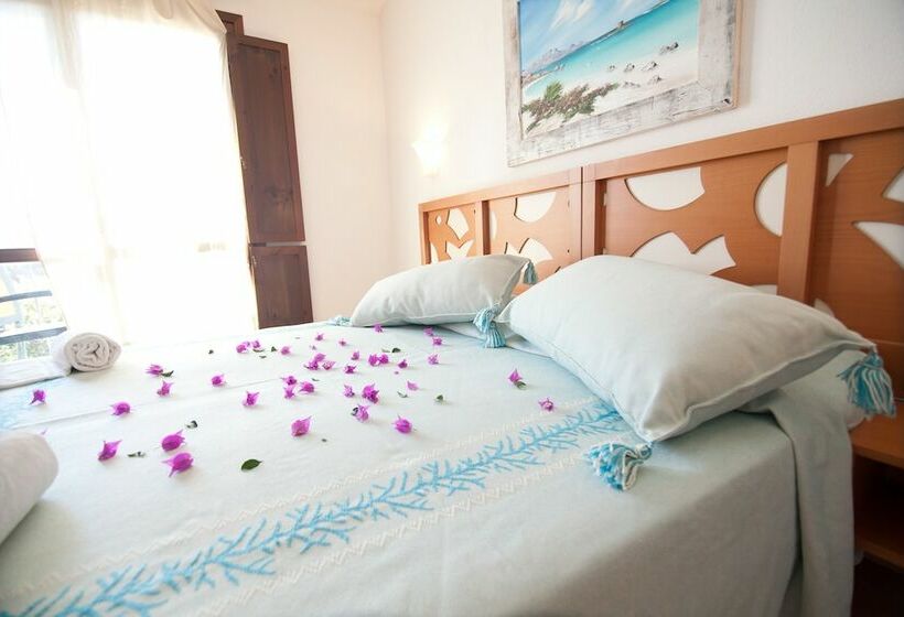 Номер Стандарт Трехместный, Club Esse Gallura