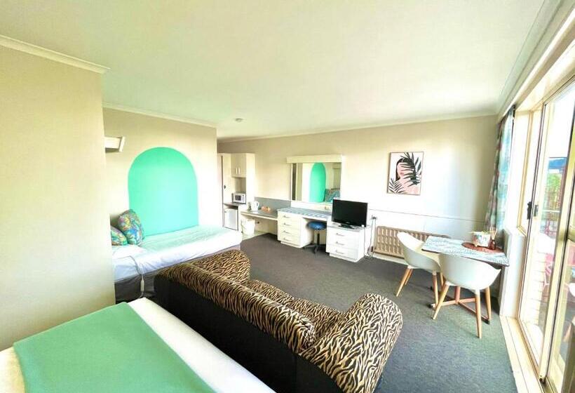스탠다드 발코니 룸, Parklane Motel
