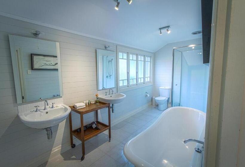 스위트, Bangalow Guesthouse