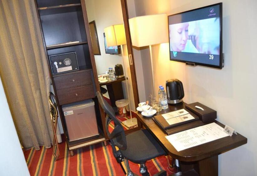 اتاق لوکس, The J Hotel & Spa