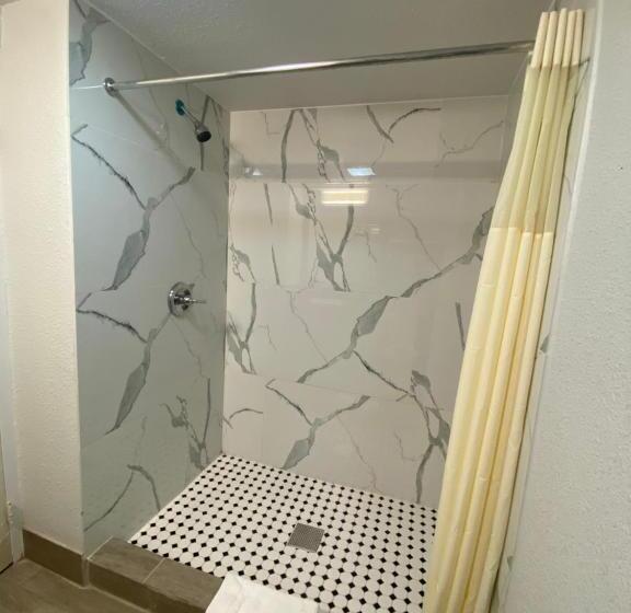 Номер Стандарт, Executive Inn
