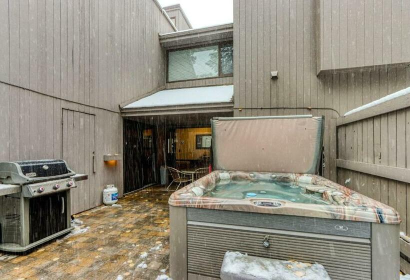 带2个卧室的公寓, 17 Meadow House