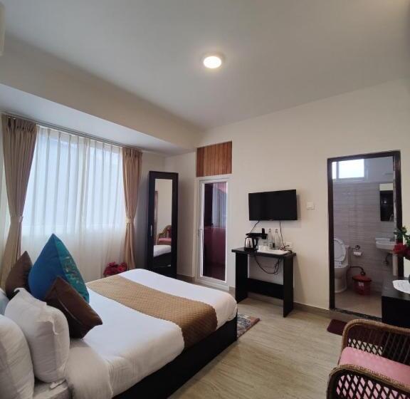 اتاق استاندارد با بالکن, Maplewood Hotel & Spa