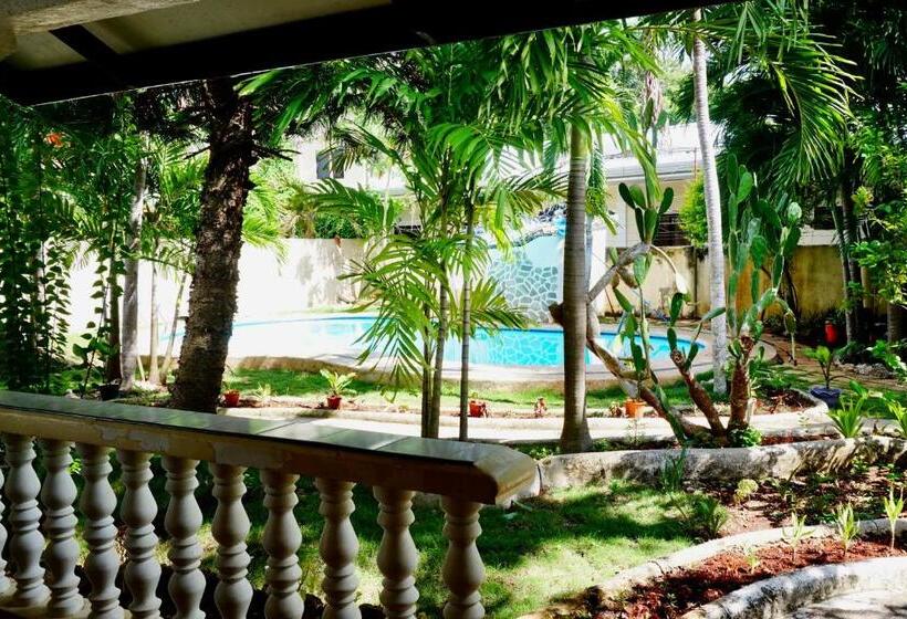 بانگلوی لوکس, Flower Garden Resort