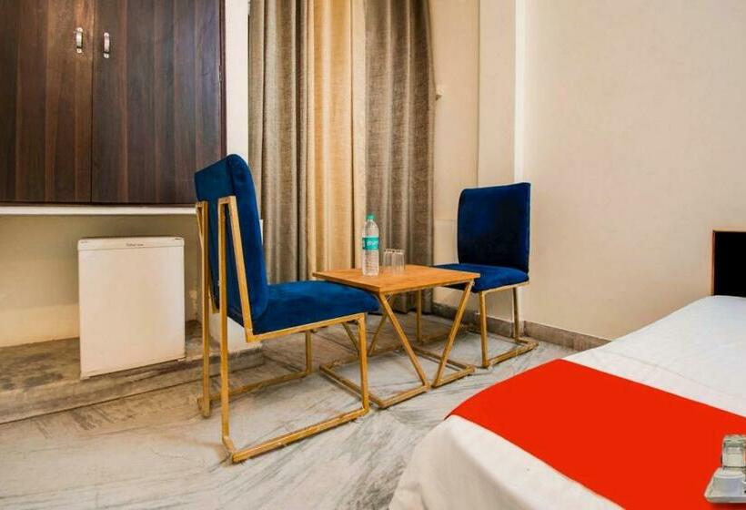 غرفة ديلوكس, Royal Retreat By Hotel Aditya Inn