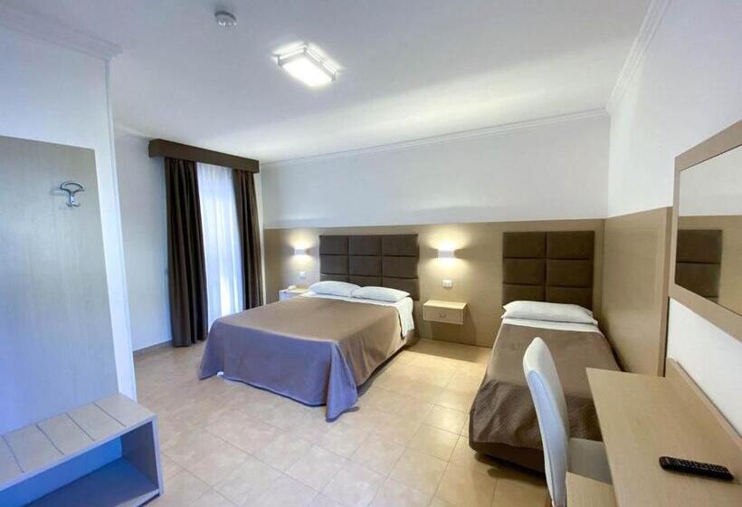 Четырехместный Номер Стандарт, Le Naiadi Park Hotel Sul Lago