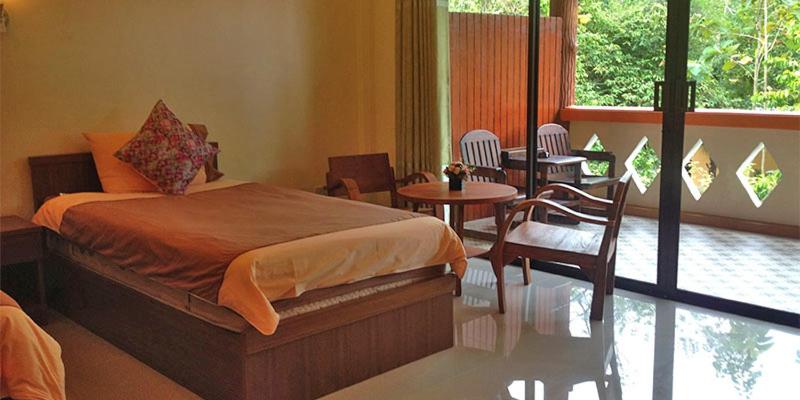 プールの見えるデラックスルーム, Baan Suan Villas Resort