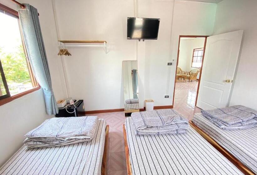 Кровать в Общей Комнате, Baan Hall Hostel
