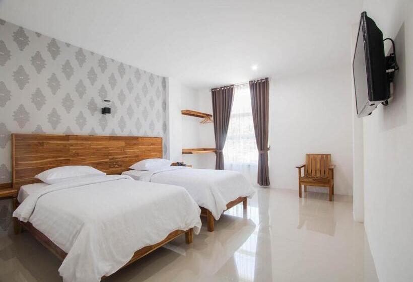 Номер Deluxe, Central Inn Senggigi
