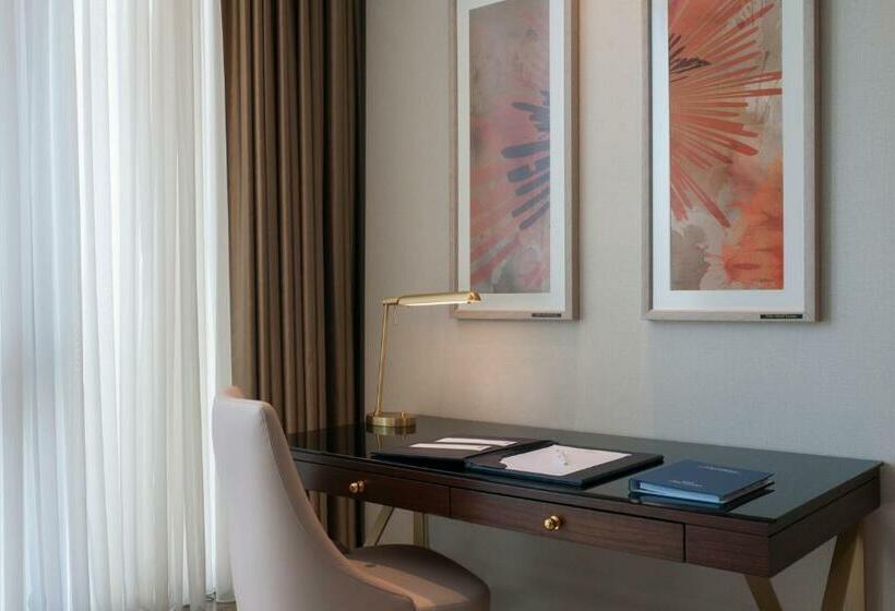 اتاق لوکس, Elite World Grand Istanbul Basin Ekspres