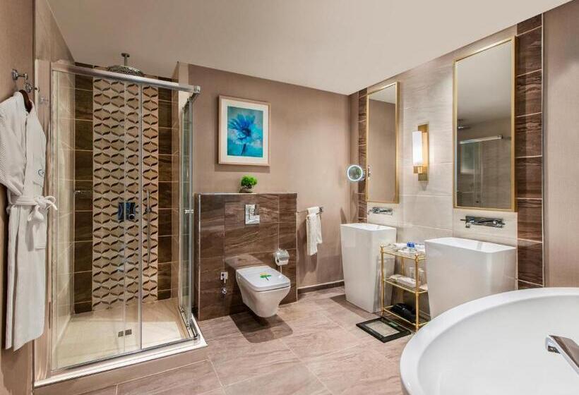 سوئیت با تخت بزرگ, Elite World Grand Istanbul Basin Ekspres