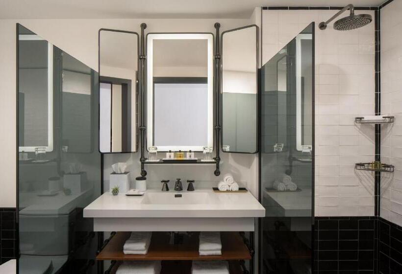 带大床的标准间, Thompson Seattle, By Hyatt