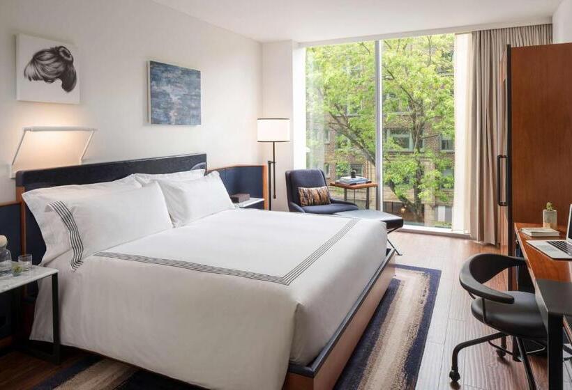 带大床的标准间, Thompson Seattle, By Hyatt