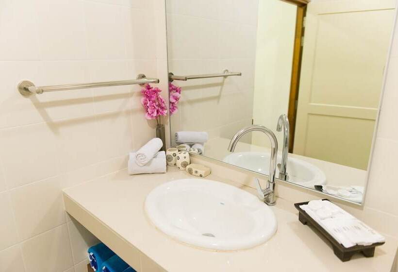 Номер Deluxe, The Ocean Residence Langkawi