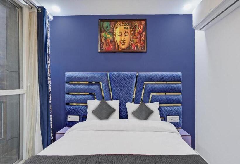 Трехместный Номер Классика, Collection O 811307  Gold Inn