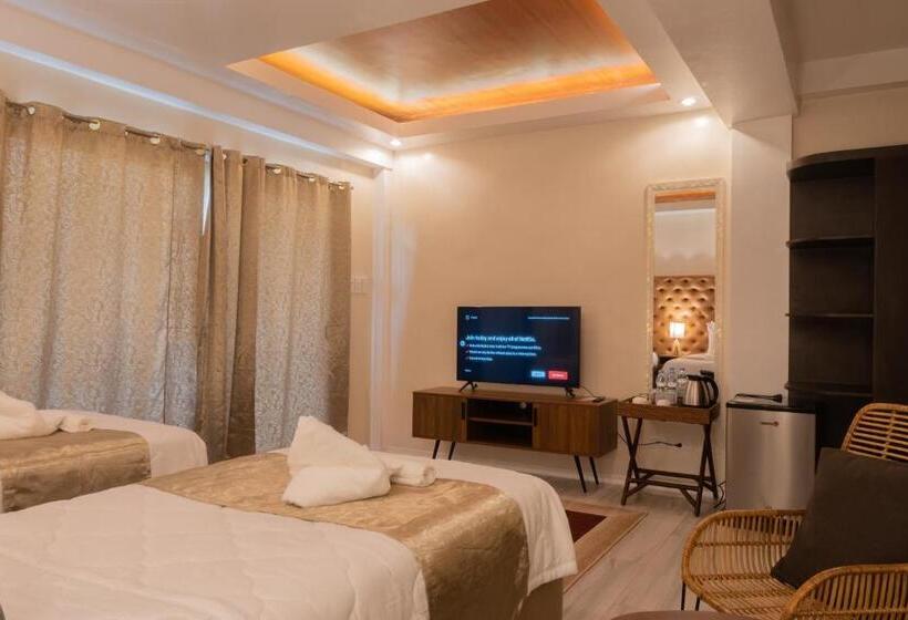 اتاق استاندارد با چشم‌انداز استخر, The Mayana Resort