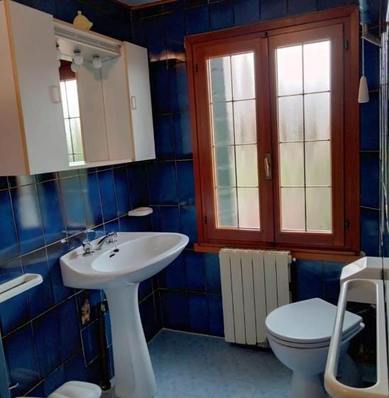 Стандартный внешний трехместный номер с ванной комнатой, Villa Nadia