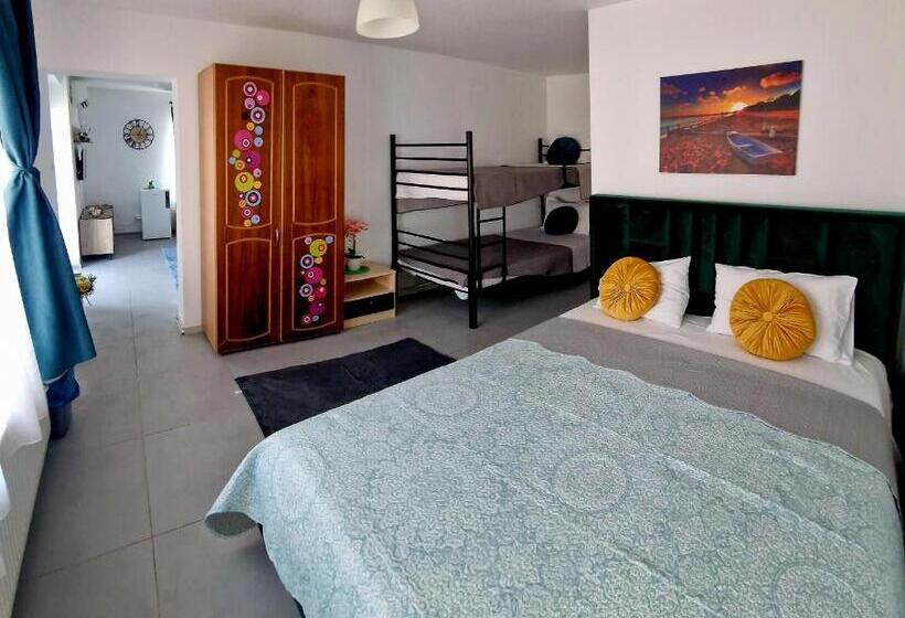 Habitació Quàdruple Deluxe, Mbi Smart Central