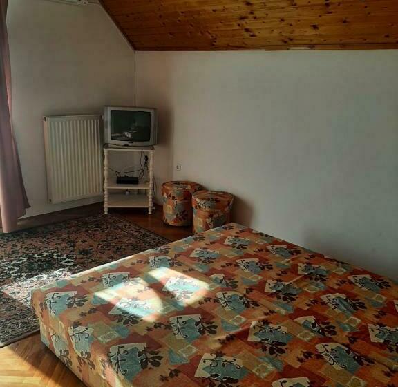 اتاق استاندارد سه نفره, Magyar Csárda és Vendégház