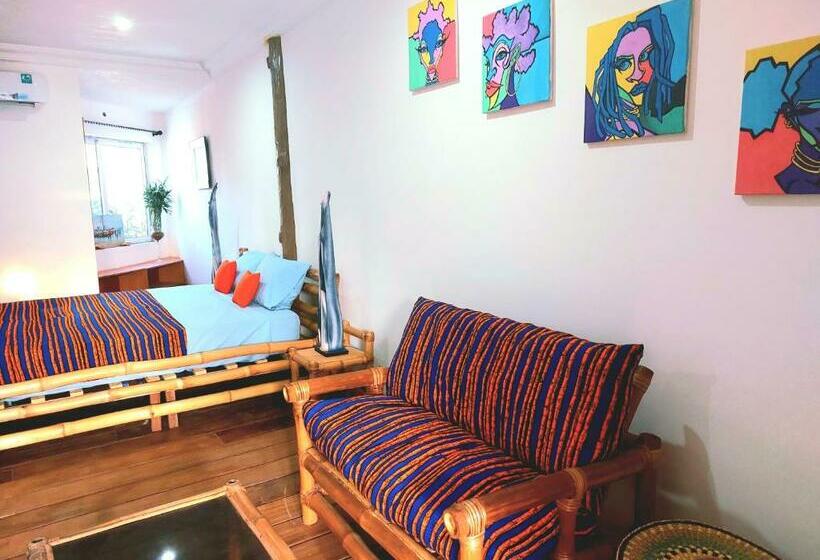 اتاق لوکس, Blue Palm Resort Ghana