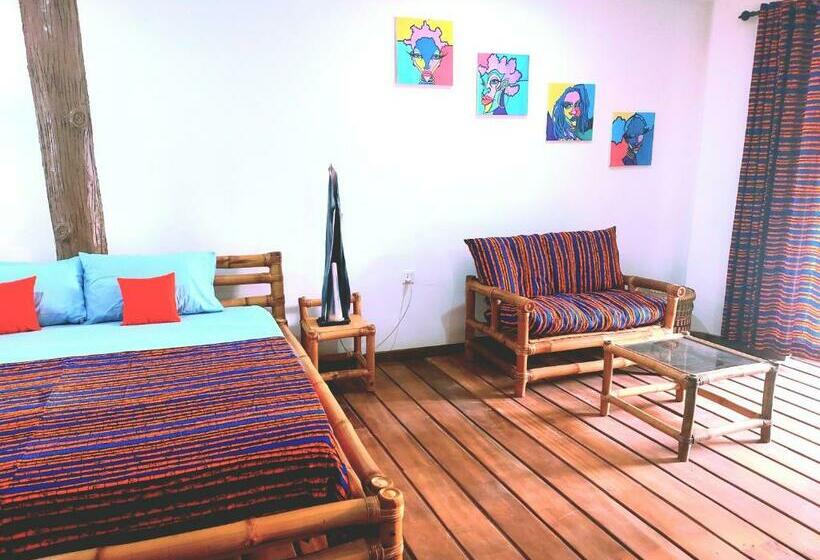 اتاق لوکس, Blue Palm Resort Ghana
