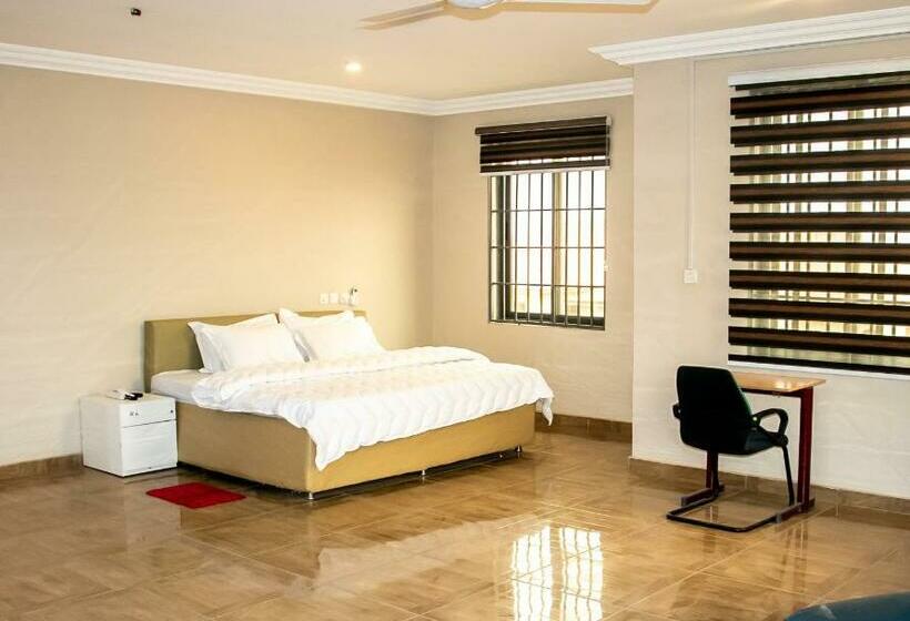 سوییت خانوادگی, The Grange Hotel Ghana