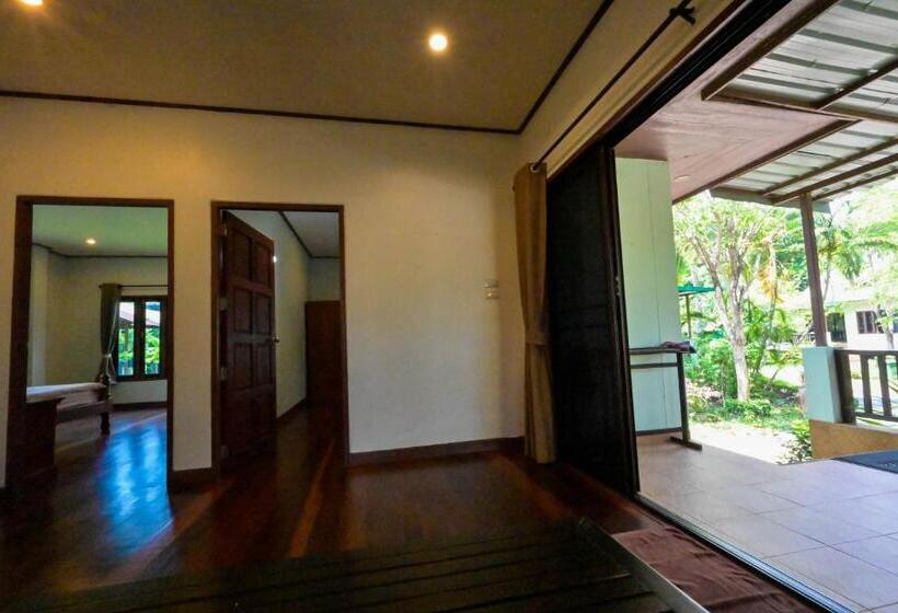 4인용 스탠다드 룸, Poowadee Resort