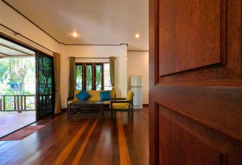 4인용 스탠다드 룸, Poowadee Resort