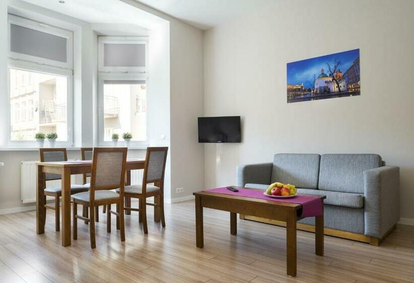 استودیوی استاندارد, Emaus Apartments