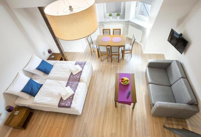 استودیوی استاندارد, Emaus Apartments